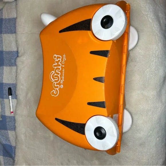 Melissa & Doug Trunki Tipu Tiger Orange Ride-On Suitcase - Picture 6 of 7